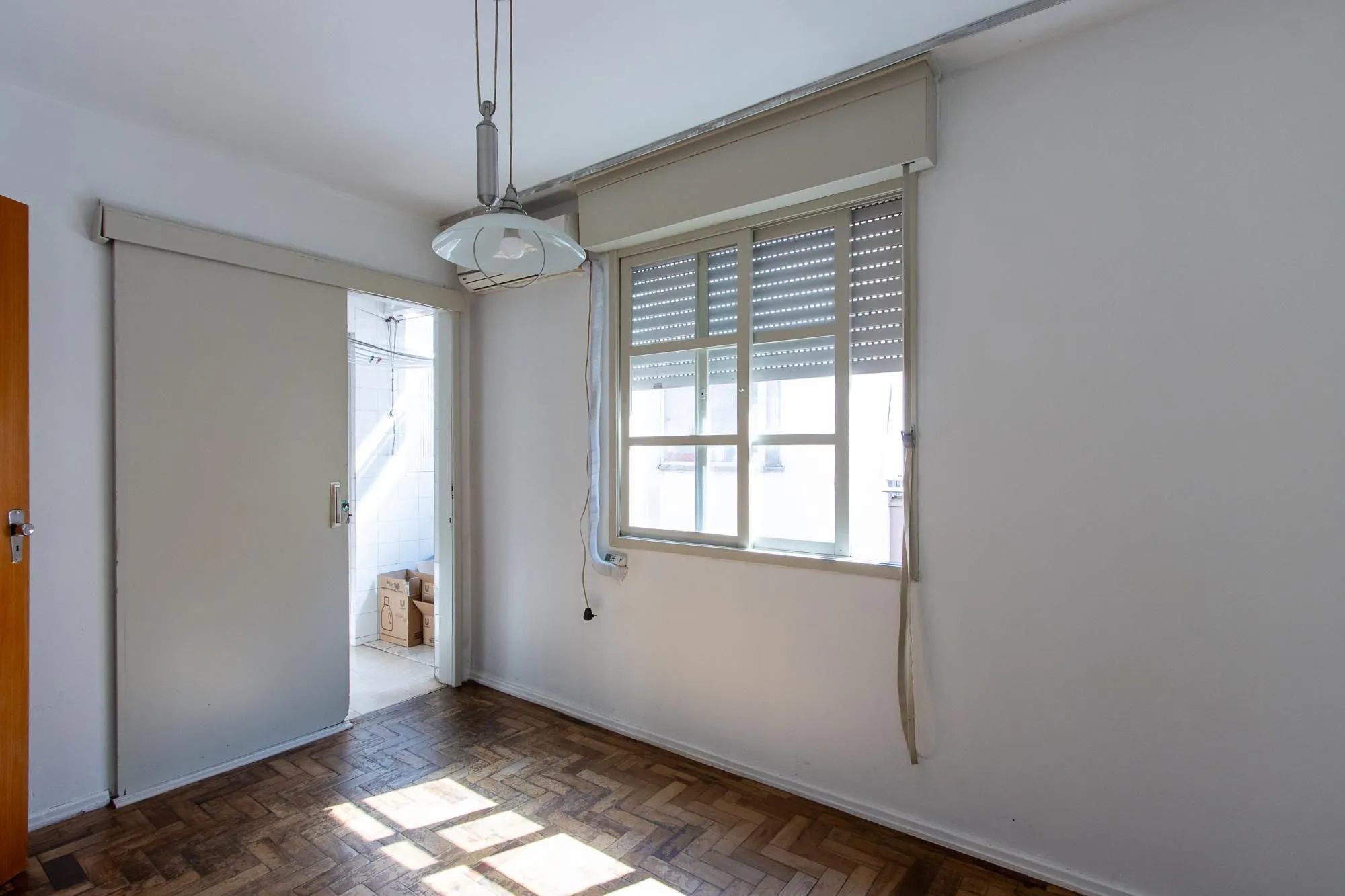 Imagem APARTAMENTO 4 QUARTOS DESOCUPADO - BAIRRO MENINO DEUS
