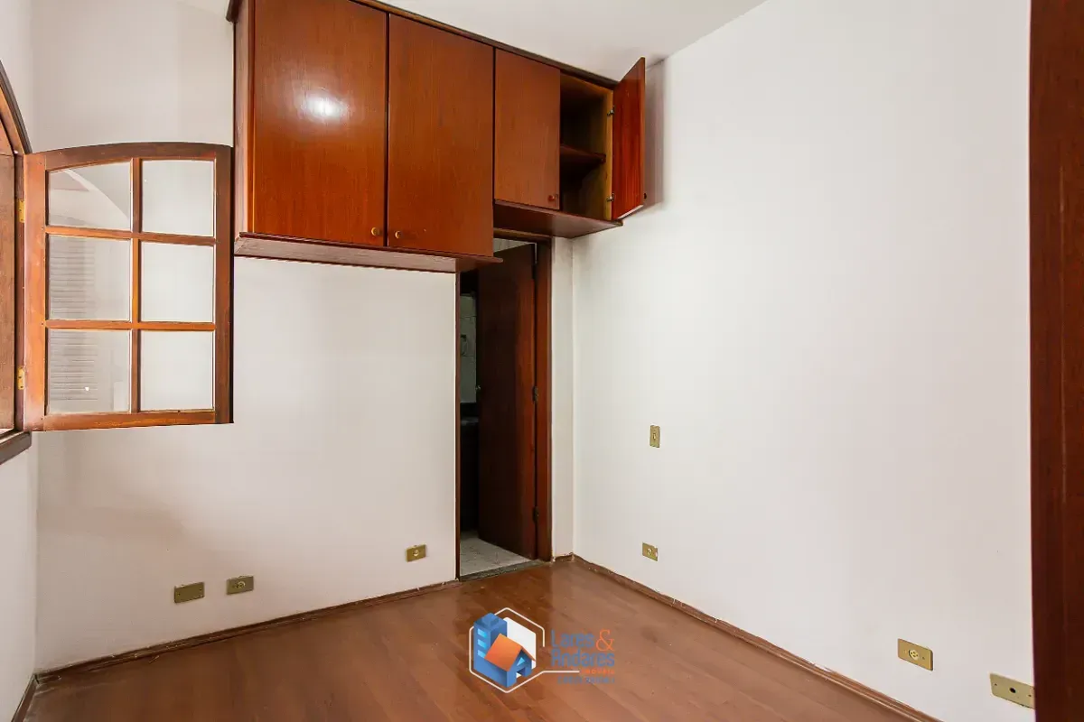 Imagem Sobrado para venda em Conjunto Residencial Butantã com 5 quartos, sendo 2 suítes, 187m²