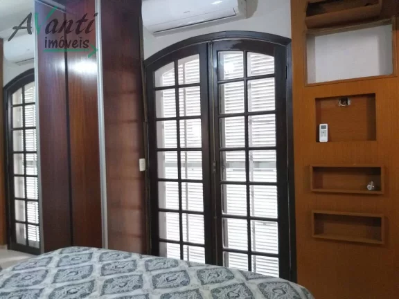 Imagem Casa sobreposta à venda no bairro Embaré em Santos/SP