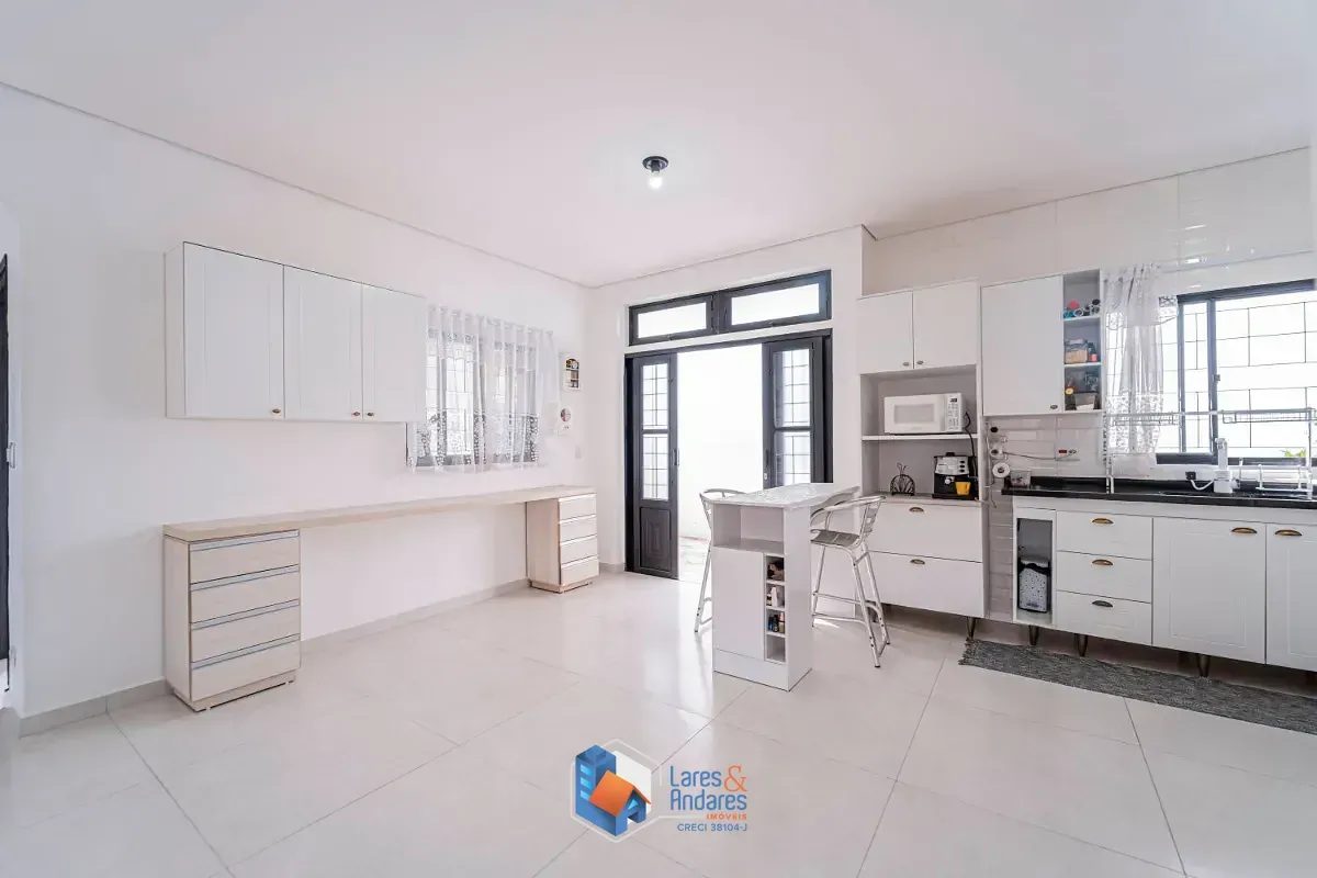 Imagem Casa de vila para venda em Chácara Monte Alegre com 3 quartos, sendo 2 suítes, 250m²