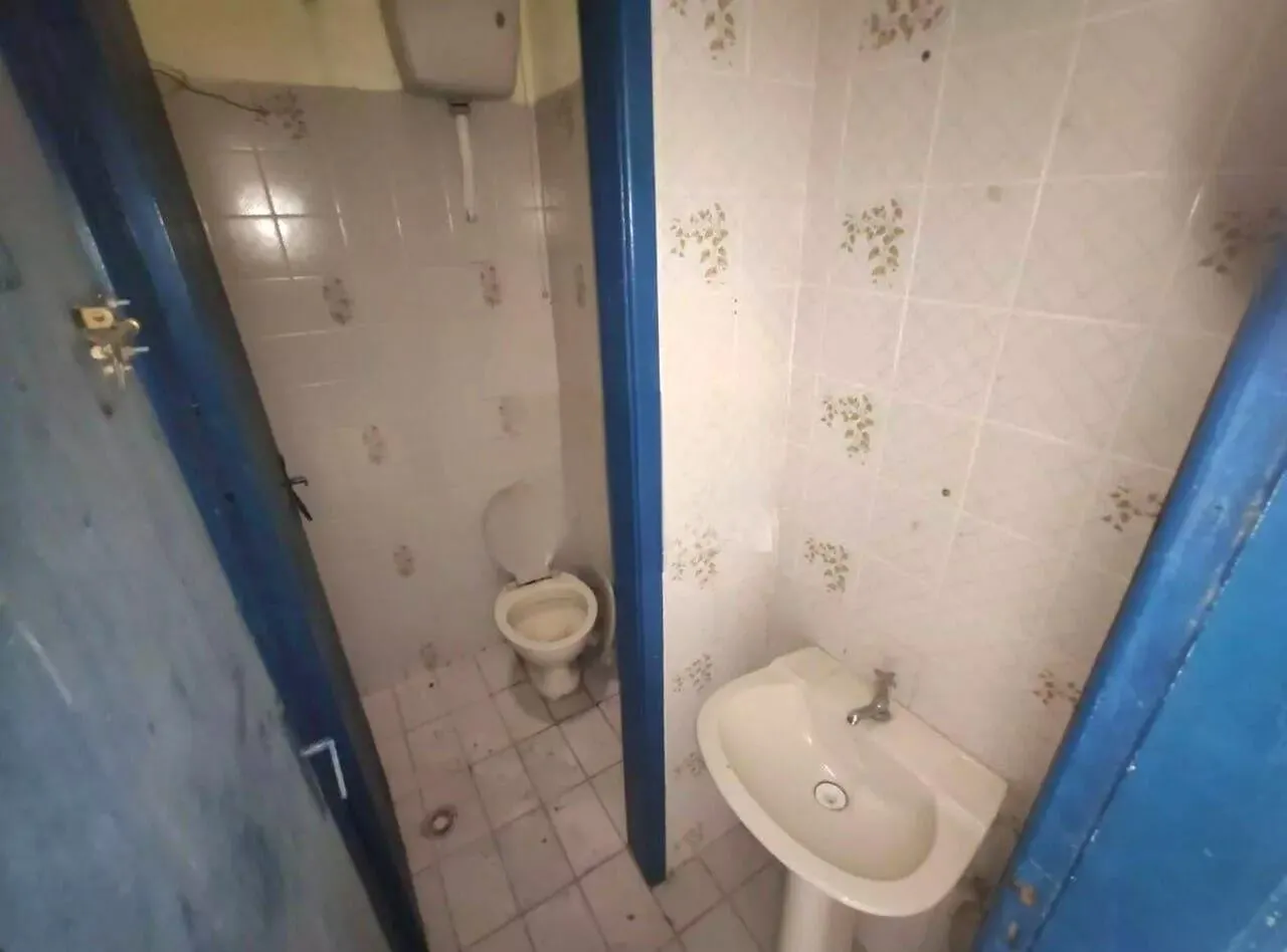 Imagem Oportunidade de Locação: Espaçoso Ponto Comercial de 110 m² no Centro de Pindamonhangaba, Ideal para Diversos Negócios