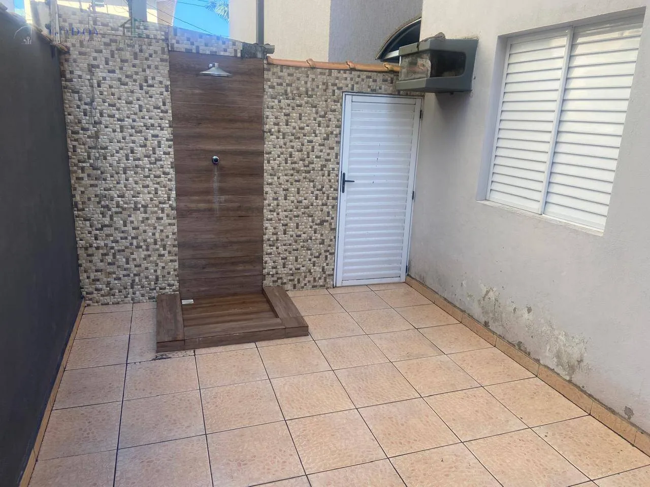 Imagem Oportunidade no Itaguá: 2 Dormitórios, Suíte e Quintal