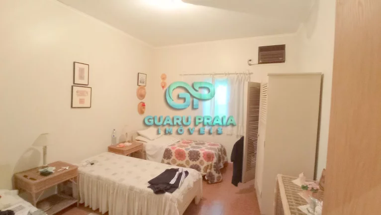 Imagem Casa com piscina em rua fechada