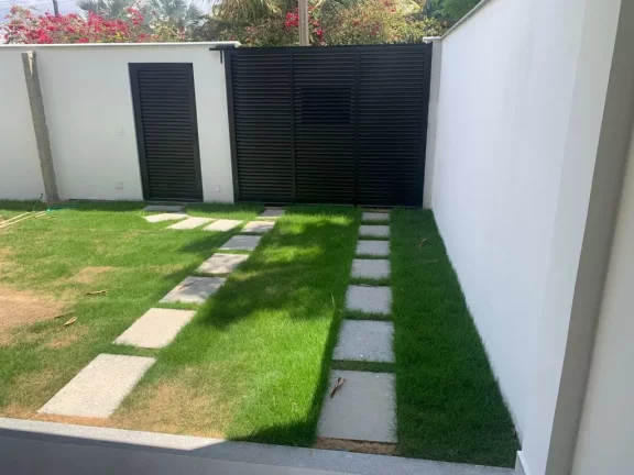 Imagem Casa Triplex com 3 quartos sendo uma suíte duas vagas de garagem área gourmet na Enseada Azul
