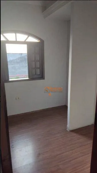 Imagem Sobrado com 4 dormitórios à venda, 191 m² por R$ 639.000,00 - Vila Nova Bonsucesso - Guarulhos/SP