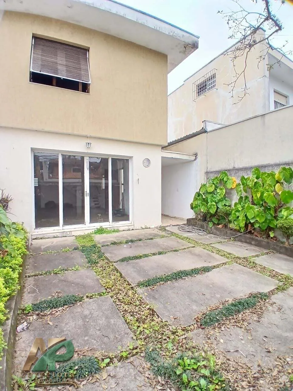 Imagem Casa à Venda em Santo Amaro: 3 Dorms (1 Suíte) + Edícula | Oportunidade Única!