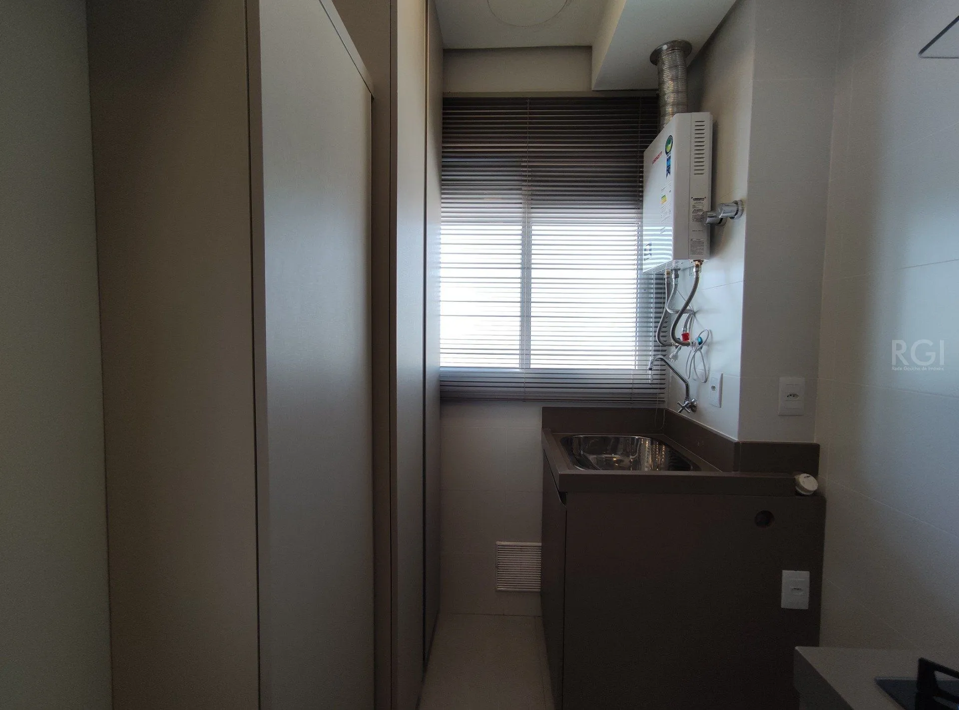 Imagem Apartamento para Venda - 57.72m², 2 dormitórios, sendo 1 suites, 1 vaga - Santo Antonio