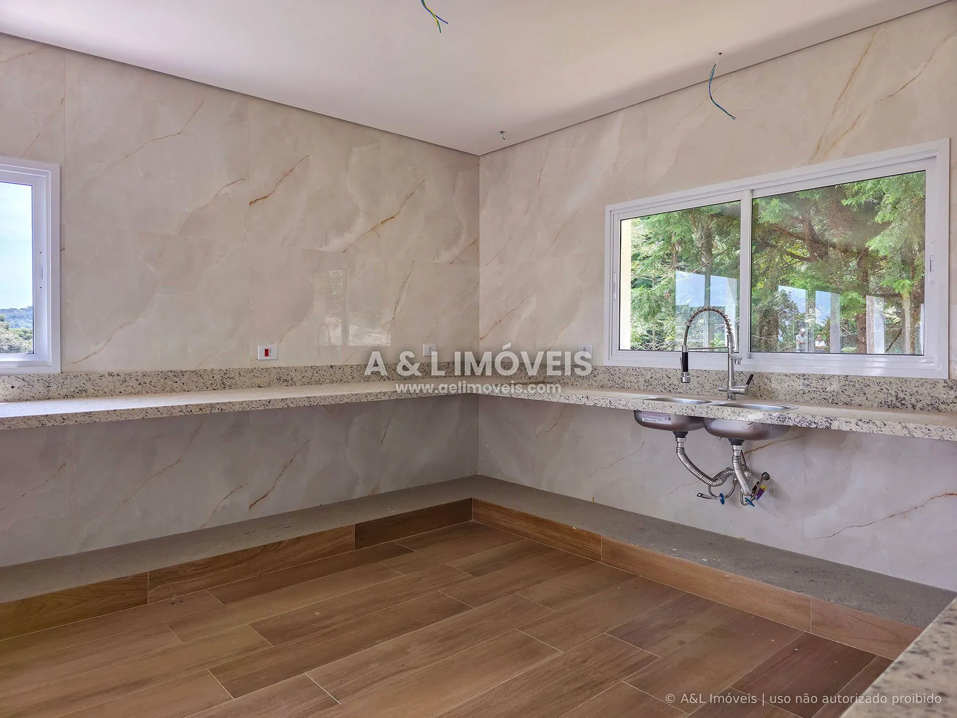 Imagem Casa com 5 dorms em Campos do Jordão e suíte com vista para Pedra do Baú