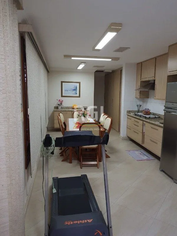 Imagem Casa para Venda - 300m², 3 dormitórios, sendo 1 suites, 4 vagas - Ipanema