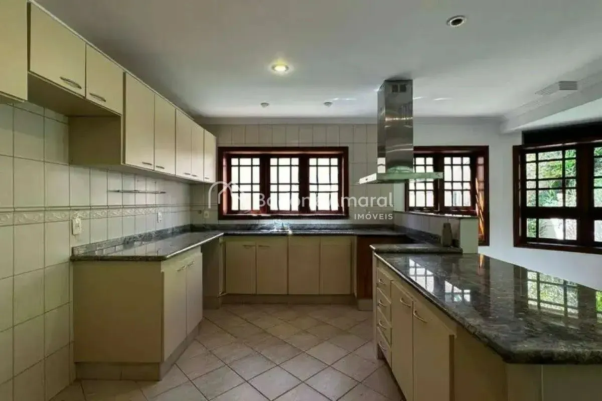 Imagem Casa em Condomínio à venda, 04 suítes, salas integradas, 393 m² Sítios Recreio Gramado
