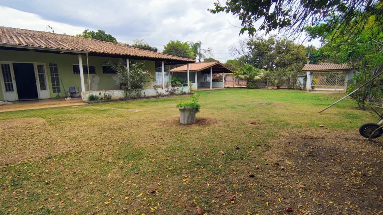 Imagem Casa à venda no Jardim Colonial 1 Araçoiaba da Serra-SP: 2 quartos, 1 sala, 2 banheiros, 2 vagas de garagem, 800m² de área.
