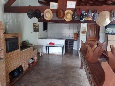 Imagem VENDA CHACARA CONDOMINIO SANTA ISABEL Excelente oportunidade!Com A/T 580m² e A/C 120m² distribuídos em 2 dormitórios sendo 1 suíte, sala.CONSULTE-NOS.