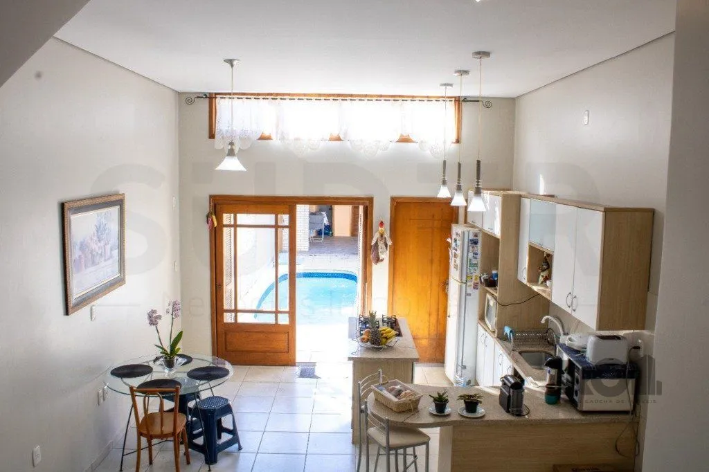Imagem Casa para Venda 3 dormitórios no Partenon