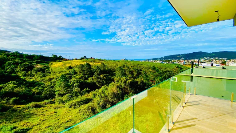 Imagem Casa de Luxo em Garopaba-SC, Ferraz: 2 Suítes, Piscina, Vista Mar, 280m² - Imperdível!