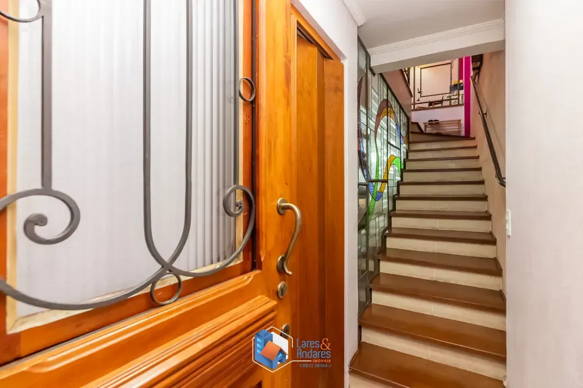 Foto do imóvel Sobrado para venda em Mirandópolis com 3 quartos, sendo 2 suítes, 234m² em Rua das Azaléas