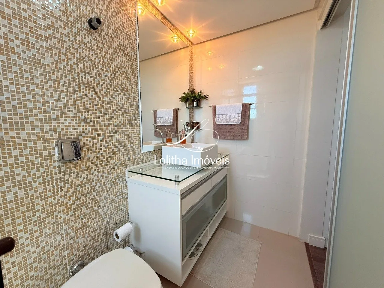 Imagem APARTAMENTO À VENDA COM 3 QUARTOS, SENDO 1 SUÍTE, EM COQUEIROS, FLORIANÓPOLIS/SC