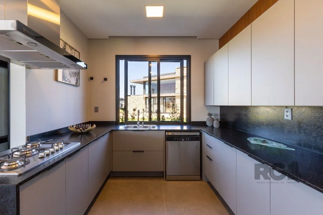 Imagem Casa de Condomínio em Atlântida Sul