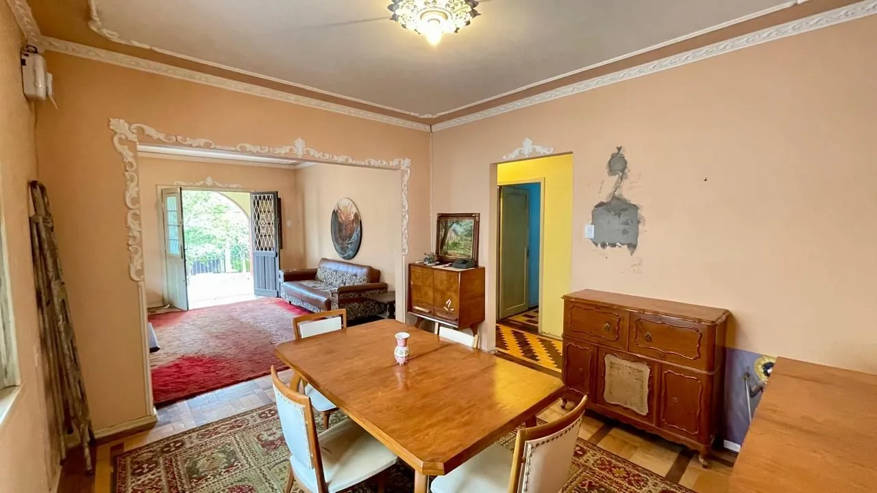 Imagem Terreno em área nobre com casa averbada e árvores frutíferas