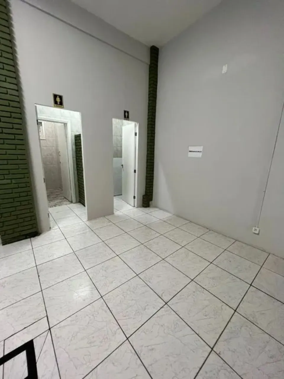 Imagem Salão Comercial à Venda em Sorocaba-SP: 3 Salas, 2 Banheiros, 279m² no Jardim do Sol!