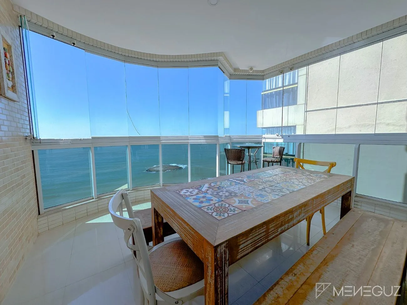 Imagem APARTAMENTO 3 QUARTOS A VENDA DE FRENTE PARA O MAR TOTALMENTE MOBILIADO E DECORADO