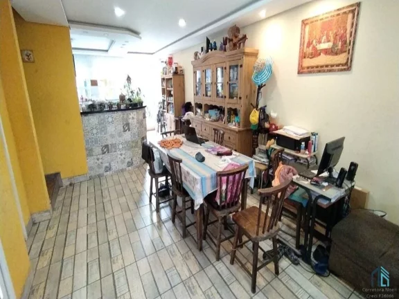 Imagem (PERMUTA) Sobrado a venda 05 quartos sendo 02 suítes em Curitiba PR