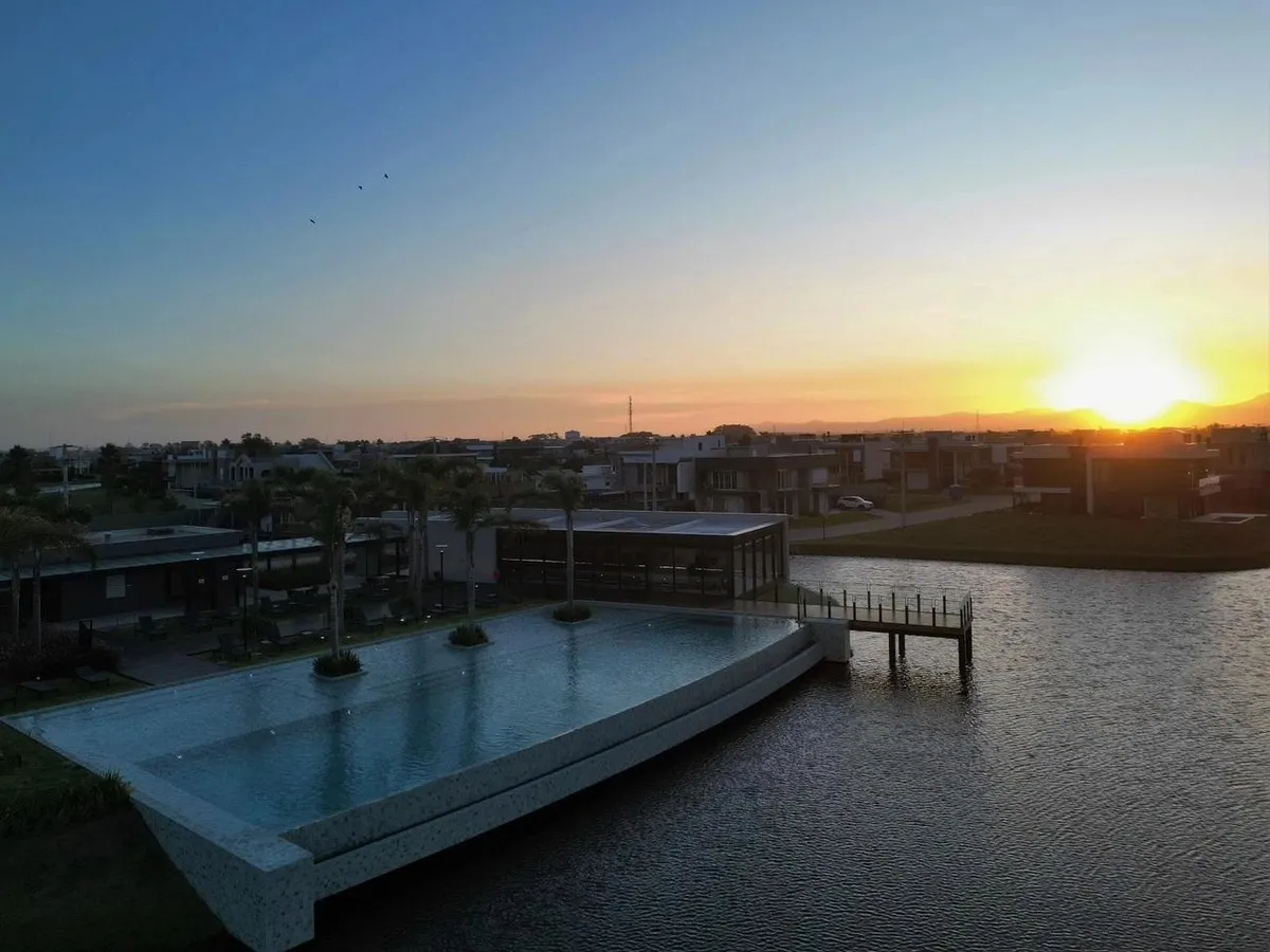 Imagem Lote Beira Lago no Sunset