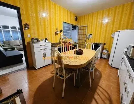 Imagem CA-26330 - CASA COM QUINTAL E EDÍCULA EM JACAREÍ - SP