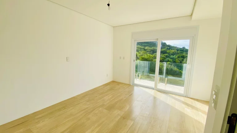 Imagem Casa de Luxo em Garopaba-SC, Ferraz: 2 Suítes, Piscina, Vista Mar, 280m² - Imperdível!