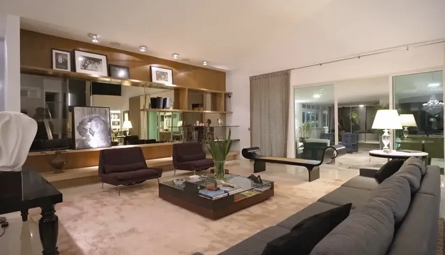 Imagem Casa com 5 Quartos à Venda, 1.600 m² em De Lourdes - Fortaleza