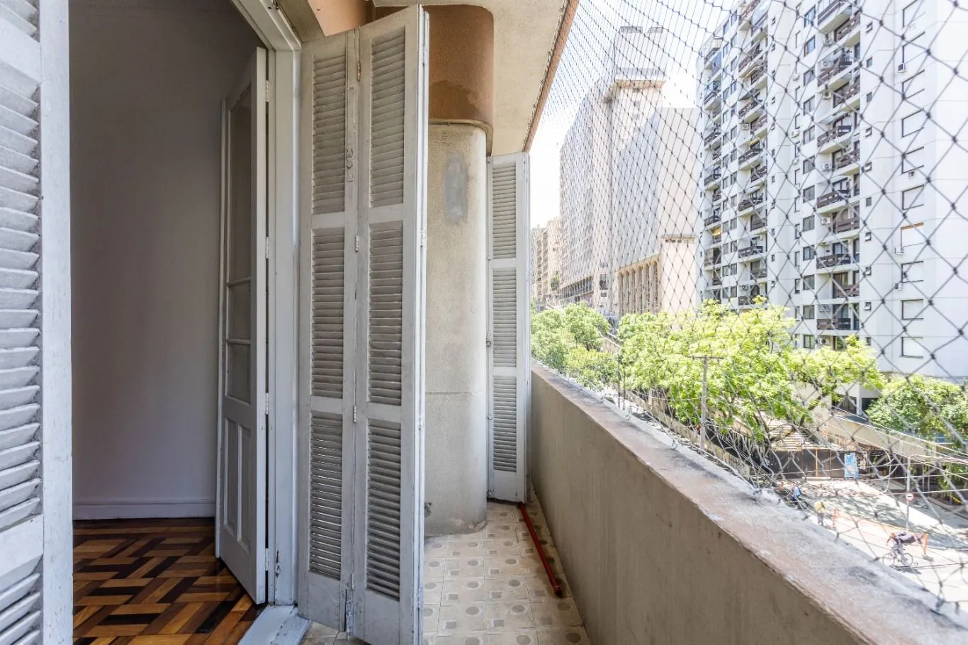Imagem Vende-se apartamento com 2 quartos, 79 m² e sacada - Centro Histórico