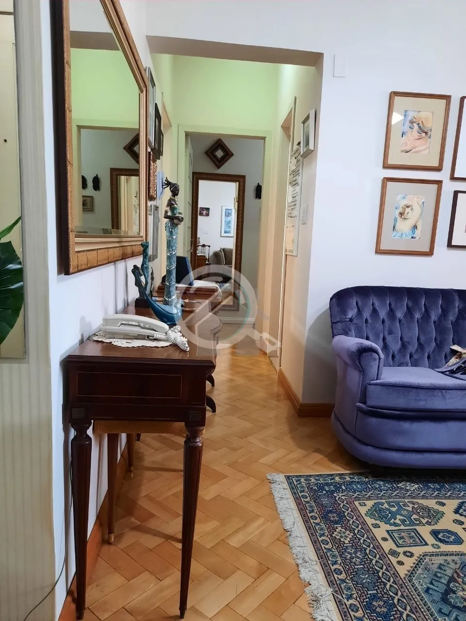 Imagem Apartamento impecável, com móveis sob medida! Amplo living para 2 ambientes, janelas com vista. Ap...