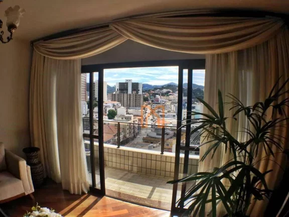 Imagem Apartamento com 3 dormitórios à venda, 151 m² por R$ 900.000,00 - Centro - Itajubá/MG