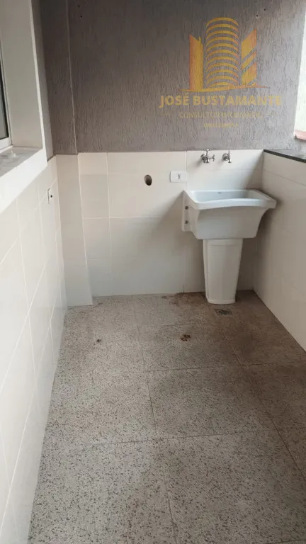 Imagem Sobrado 132m² com Churrasqueira e Varanda - Vila Nair