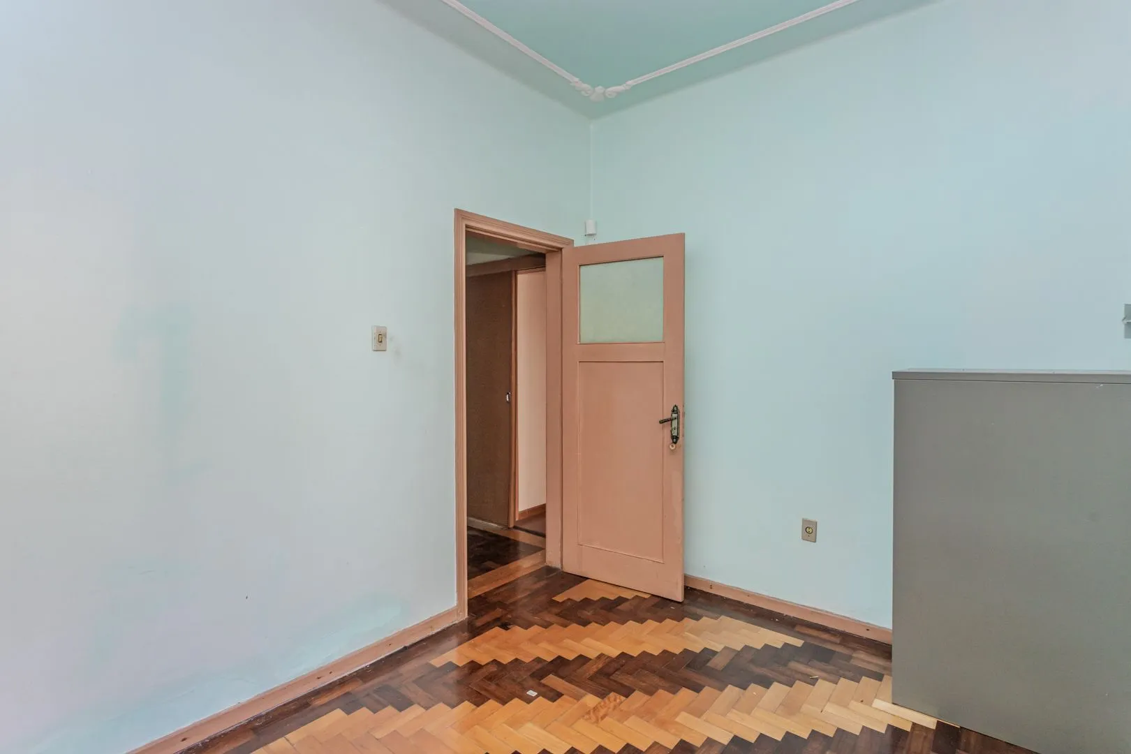 Imagem Casa sobrado no Partenon com 5 dormitórios e 4 vagas