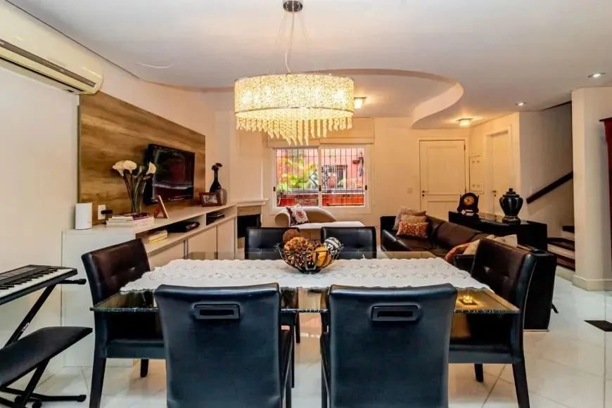 Imagem Belíssima casa em Condomínio com 3 dorm - próximo ao Iguatemi
