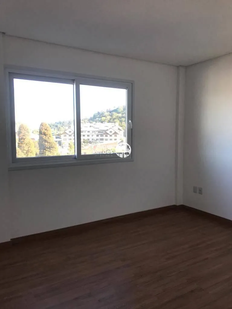 Imagem Vende-se apto prox ao centro de Gramado-4 Quartos- R$ 1.690.000,00