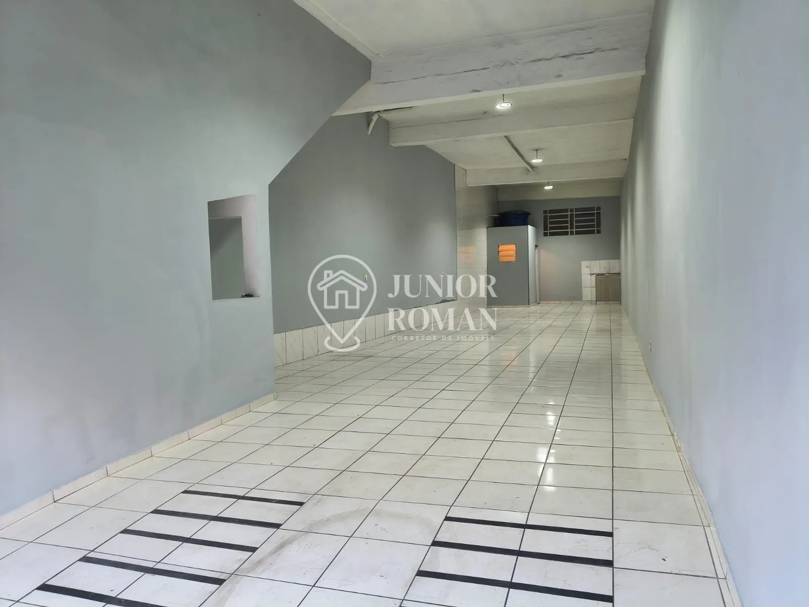 Foto do imóvel SALÃO COMERCIAL 100 M² | PORTÃO AUTOMÁTICO NA RUA CARIJÓS - SANTO ANDRÉ/SP