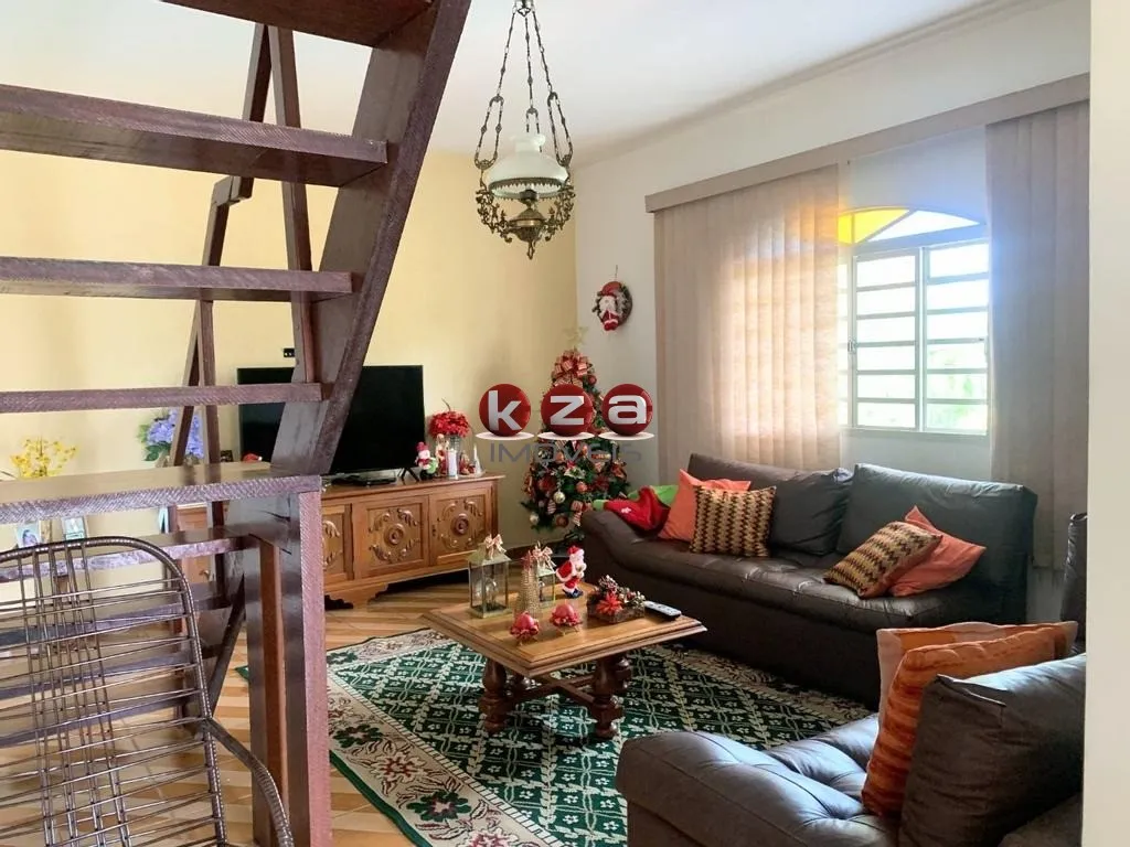 Imagem Imperdível oportunidade: Casa à venda em Vinhedo-SP, Condomínio Recanto Florido, 3 suítes, 3 salas, 4 banheiros, 2 vagas, 321m².