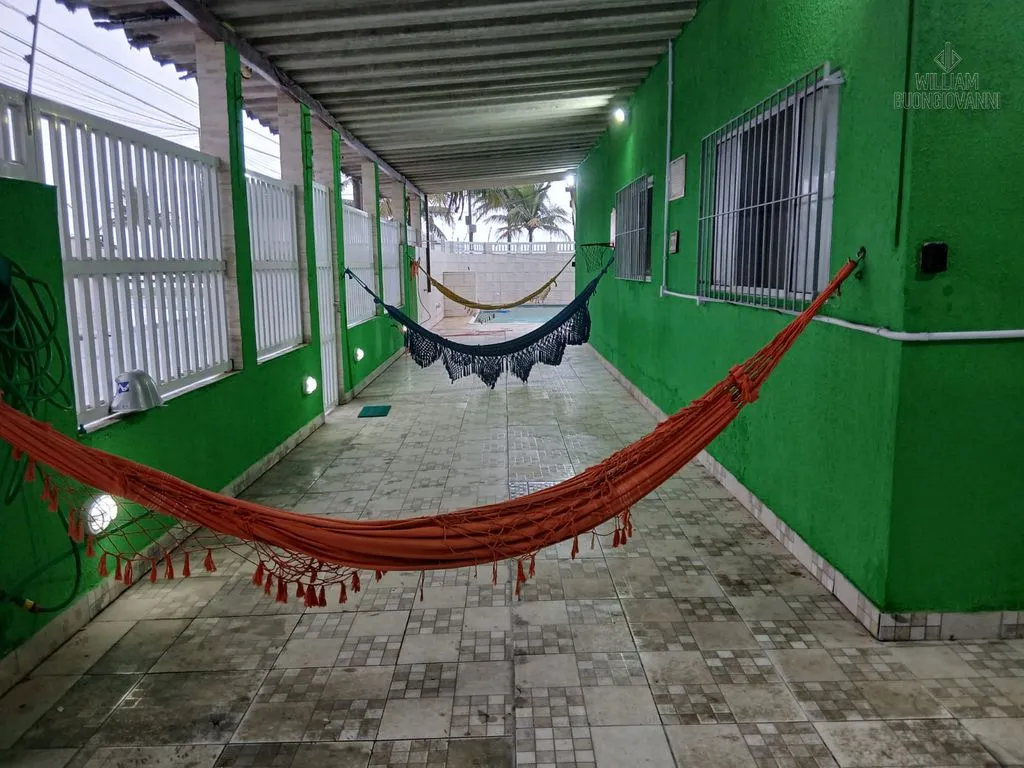 Imagem Casa 4 dormitórios sendo 1 suíte no bairro SOLEMAR
