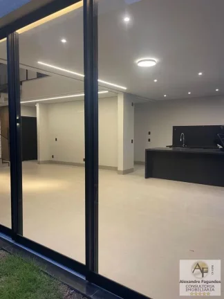Imagem Sobrado em Condomínio para Venda em Aparecida de Goiânia, Parqville Pinheiros, 4 dormitórios, 4 suítes, 6 banheiros, 4 vagas