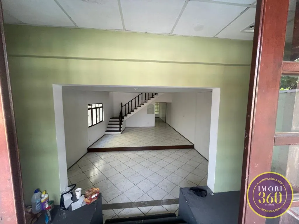 Imagem Sobrado com 03 quartos e suíte com 03 vagas no Jardim nossa Senhora do Carmo