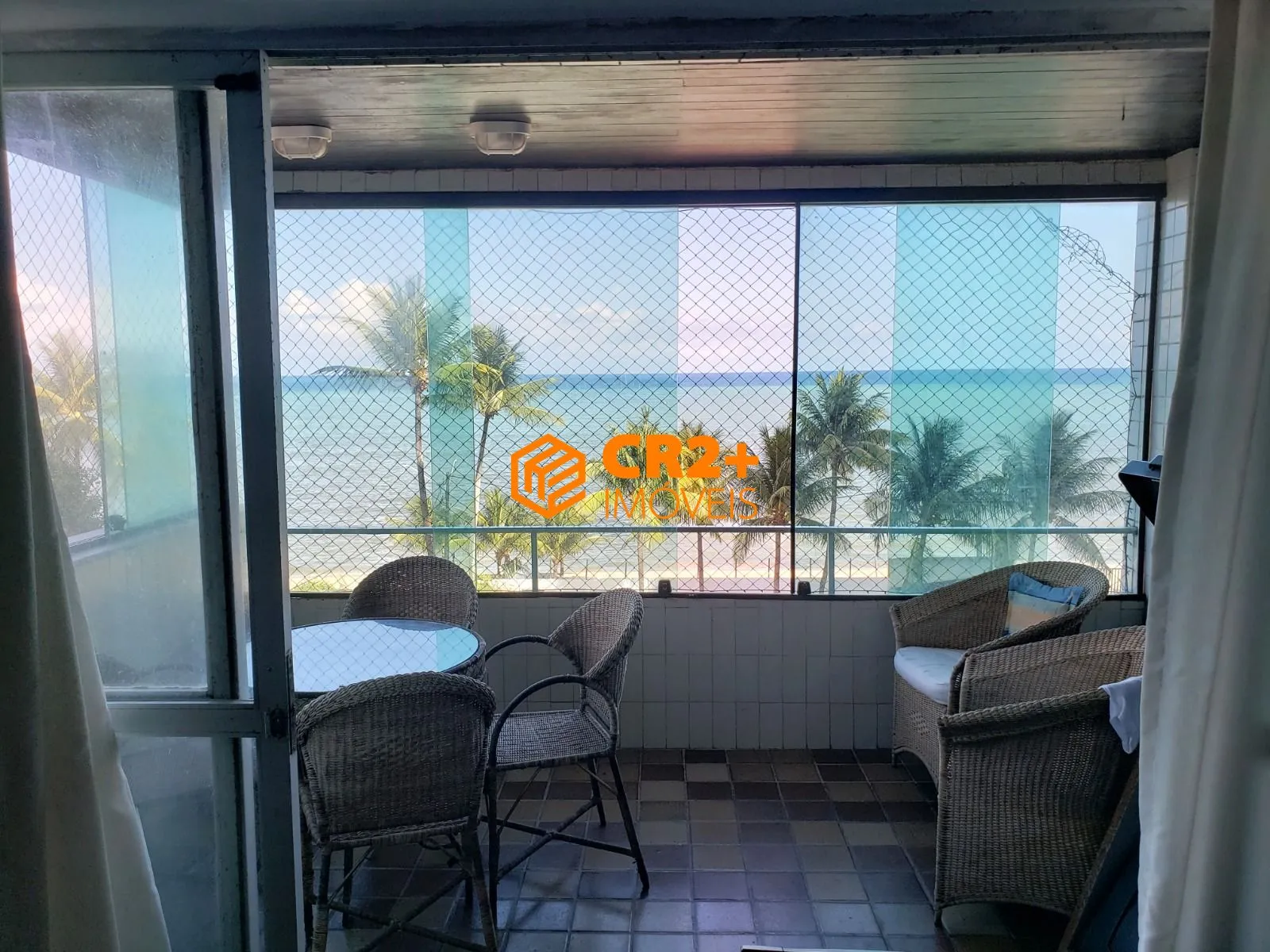 Imagem Vendo 4 quartos, 1 suíte, dep. completa, 200m2, em Candeias.