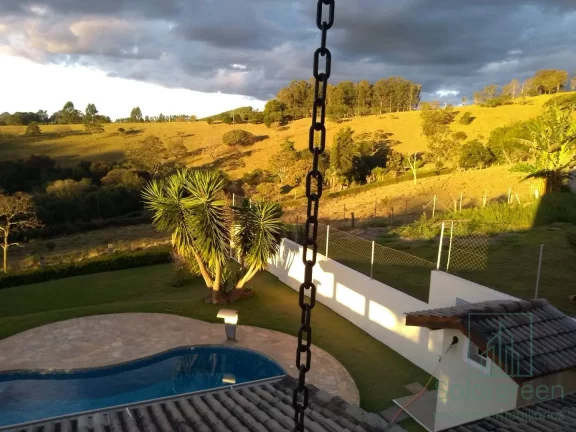 Imagem Chácara em Piracaia - 204m², 3 Dormitórios, em Condomínio