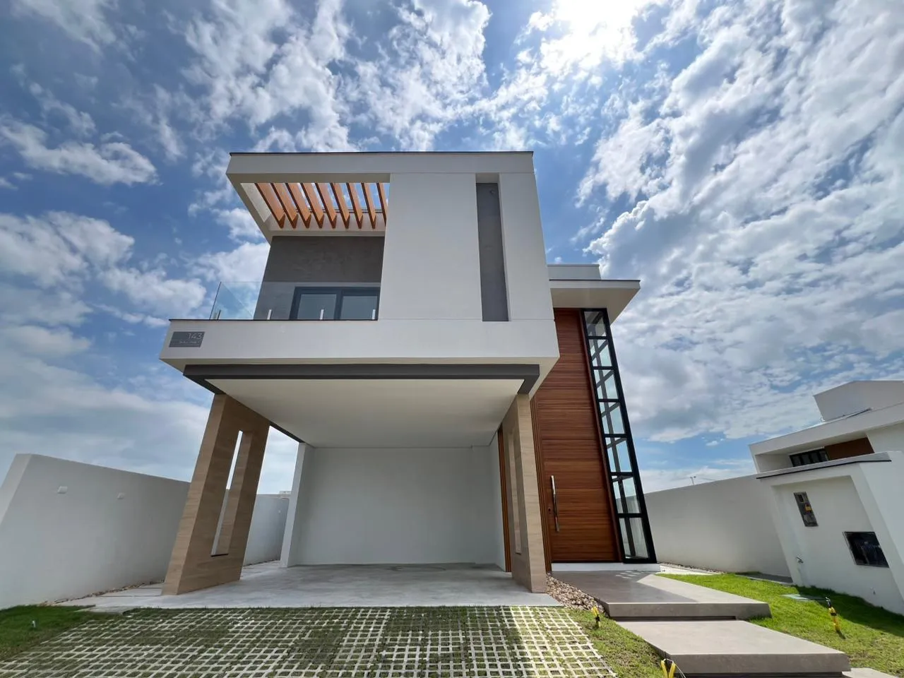 Foto do imóvel Casa à venda com 319m2 por R$ 5.500.000,00
