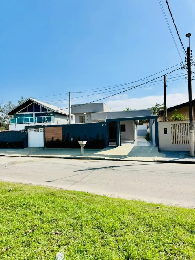 Foto do imóvel Casa para Venda em Itanhaém, Bopiranga, 3 dormitórios, 1 suíte, 1 banheiro, 3 vagas em Avenida Governador Mário Covas Júnior