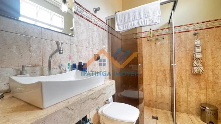 Imagem Casa duplex a venda em bairro das Águas em Ipatinga super grande de 345m², 3 dormitórios e muito mais.