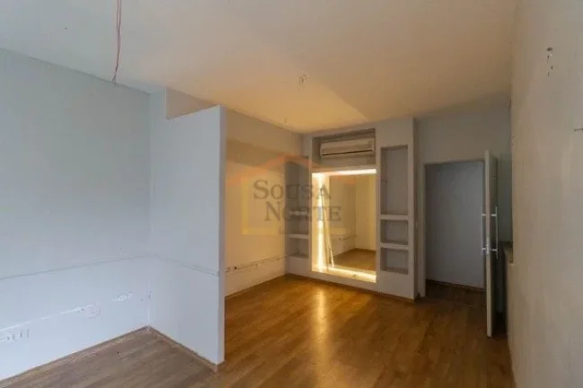 Imagem Ponto comercial com aproximadamente 516 m², composto por diversos ambientes e banheiros, possibilit...
