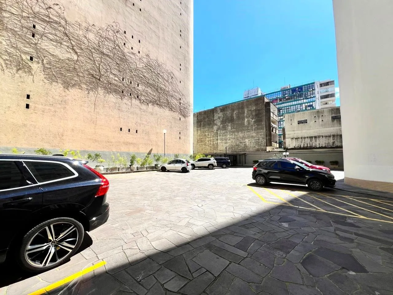 Imagem Excelente apartamento 3 dormitórios com vista para o Guaíba em frente a Santa Casa - Edif. Santa Tecla