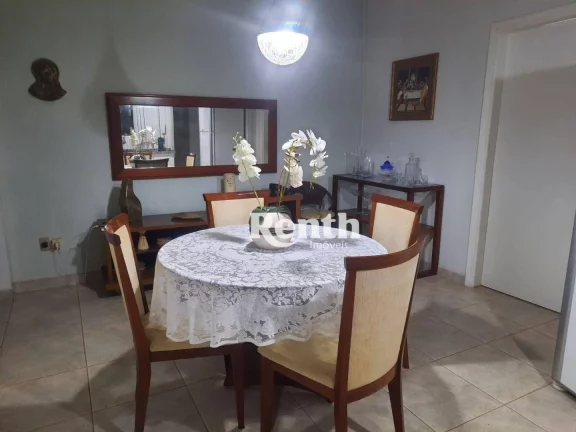 Imagem Casa com 3 dormitórios à venda, 177 m² por R$ 470.000,00 - Santa Cruz - Rio Claro/SP