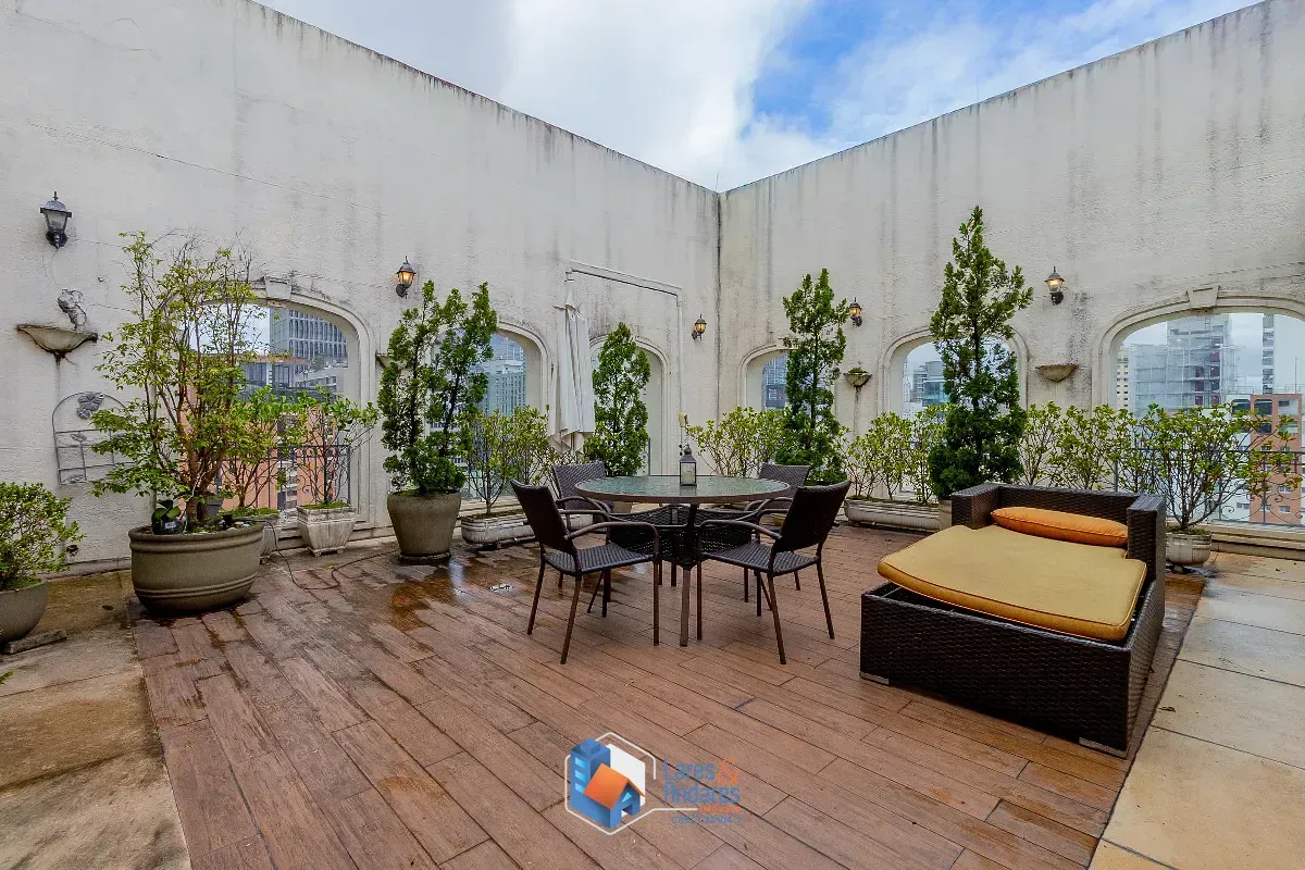 Imagem Cobertura para venda em Jardim Paulista com 4 quartos, sendo 2 suítes, 500m²